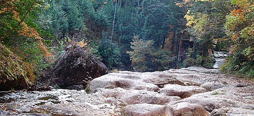 乳岩峡桟敷岩の風景
